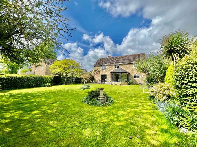 Beeches End, Boston Spa, Wetherby, LS23 6HL