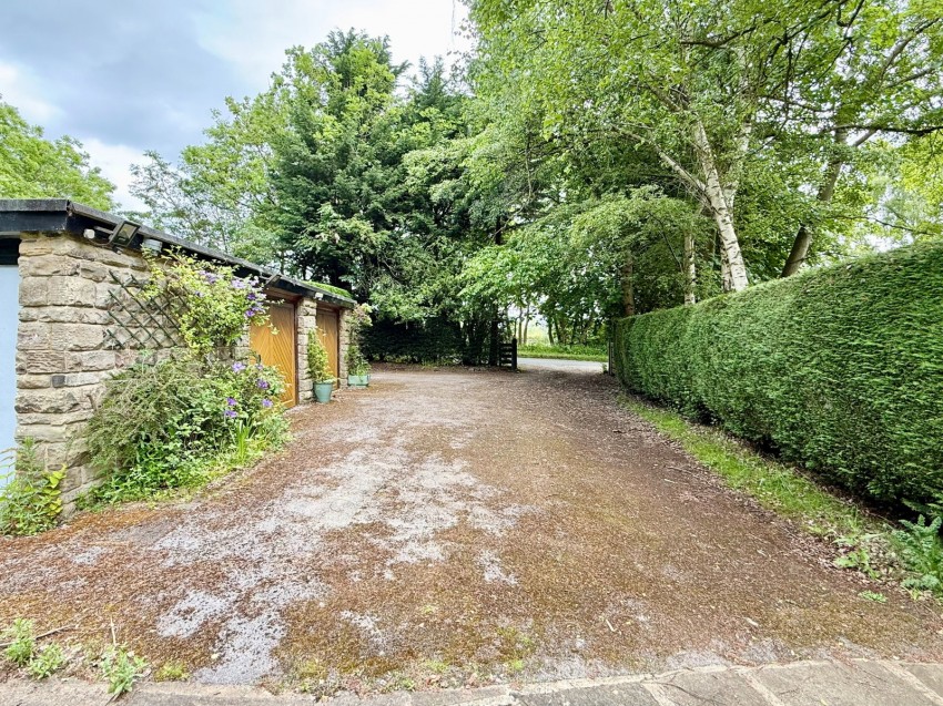 Images for Scarcroft ~ Scarcroft View, Brandon Lane, Shadwell, Leeds, LS17 
