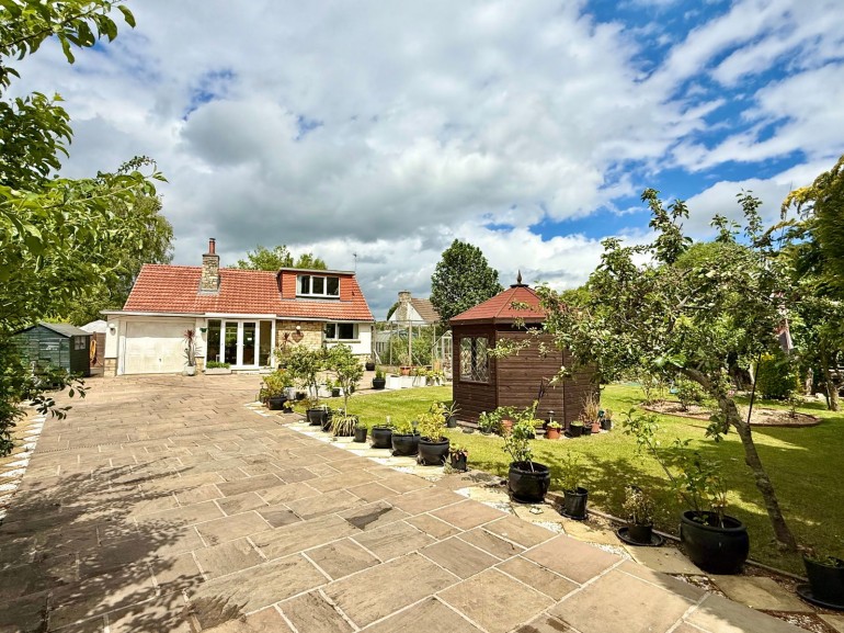 Walton, Hall Park Road, LS23