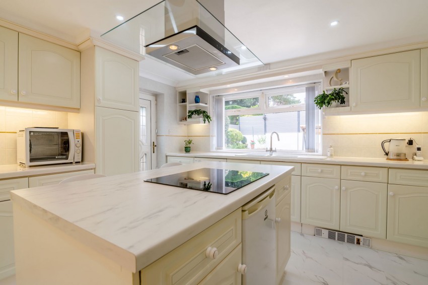 Images for Scarcroft, Larchwood, LS14