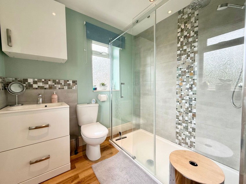 Images for Wetherby, York Road, LS22 6SL