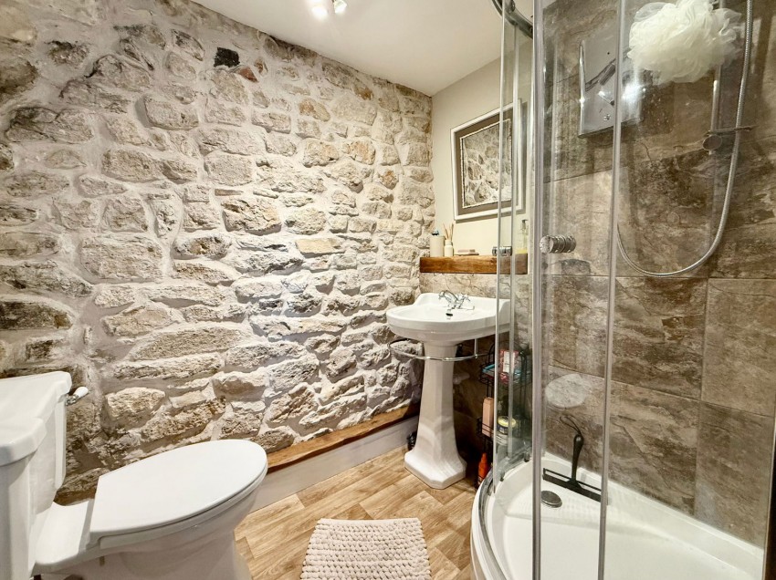 Images for Saxton, Main Street, LS24