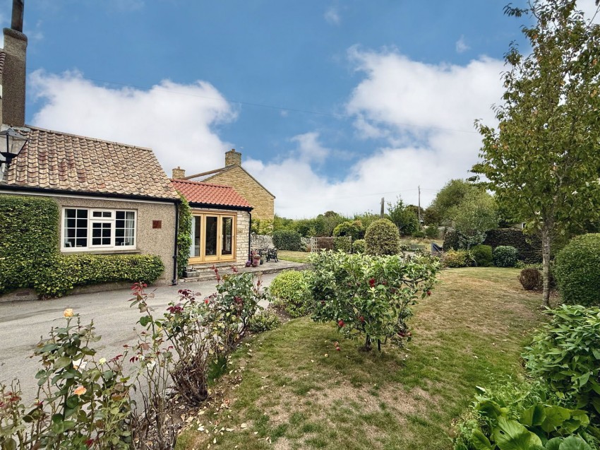 Images for Saxton, Main Street, LS24