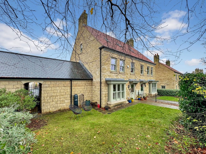 Images for Boston Spa, High Street, LS23