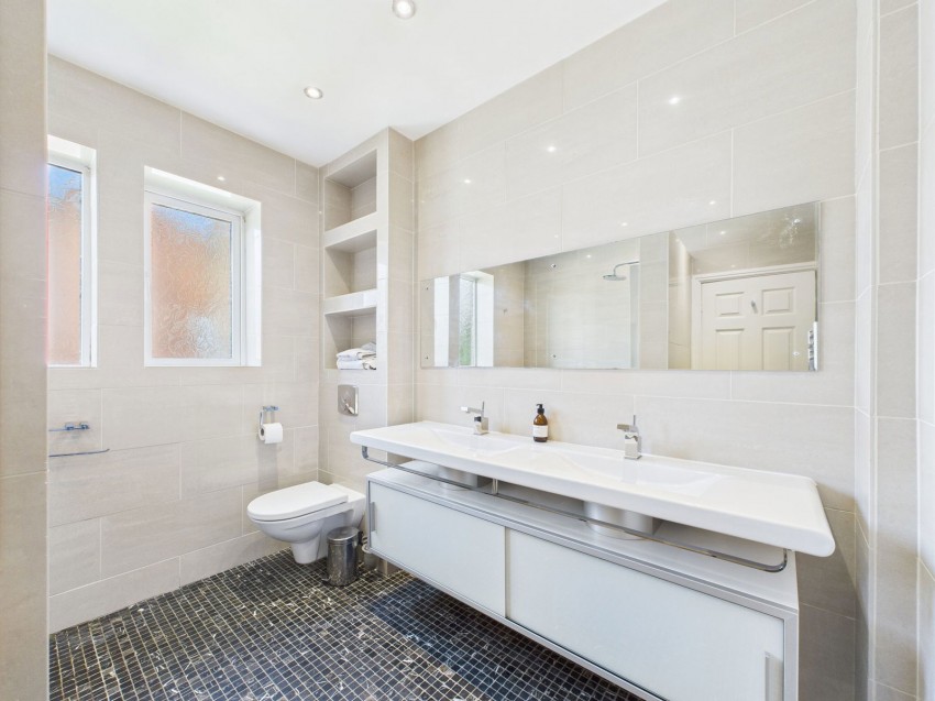 Images for Scarcroft, Fern Chase, LS14 