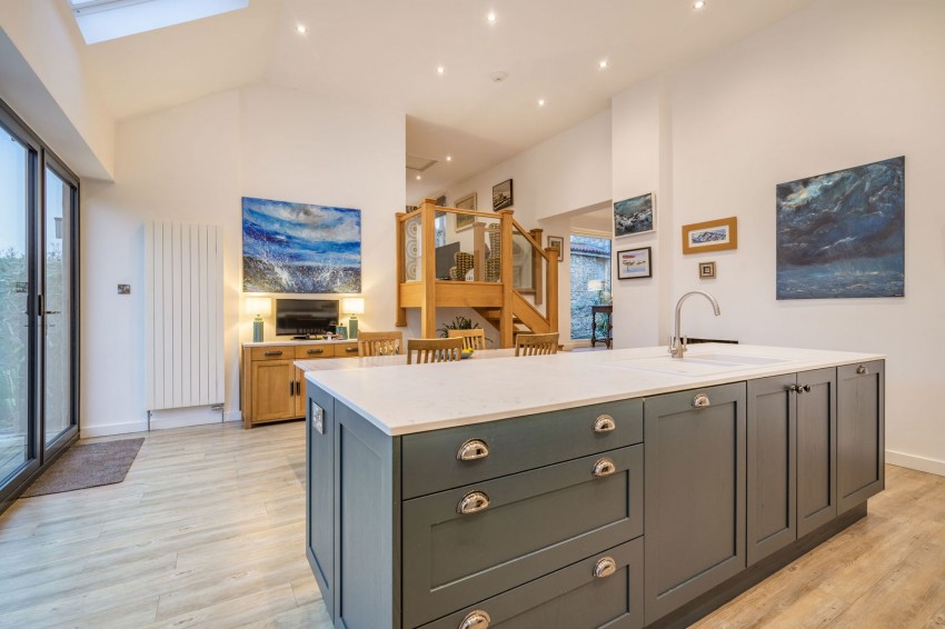 Images for Walton, Main Street, LS23 