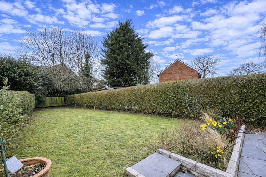 Images for Leeds ~ Fieldhouse Drive, LS17