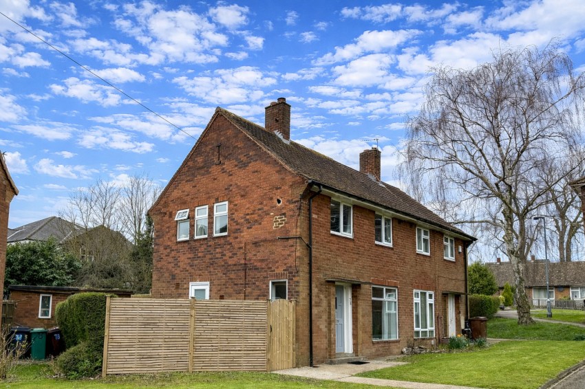 Images for Leeds ~ Fieldhouse Drive, LS17