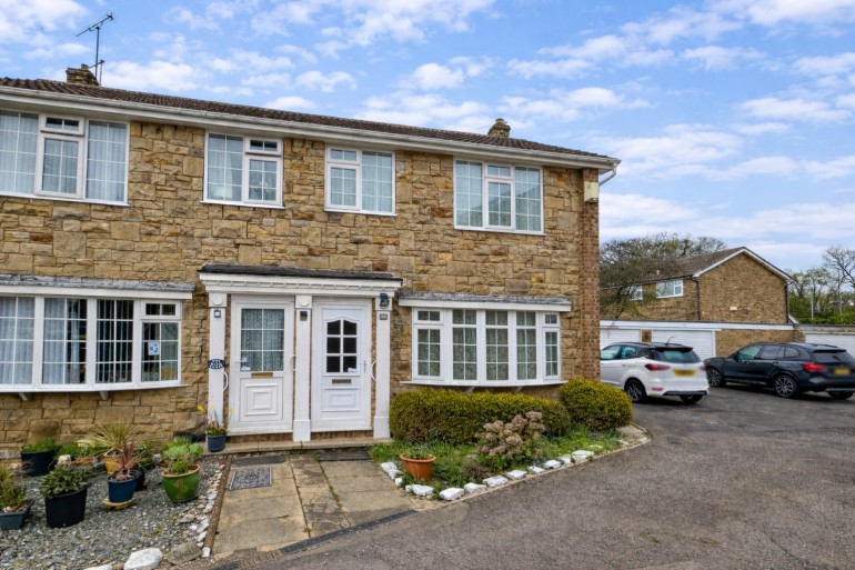 Wetherby ~ The Chase, LS22 