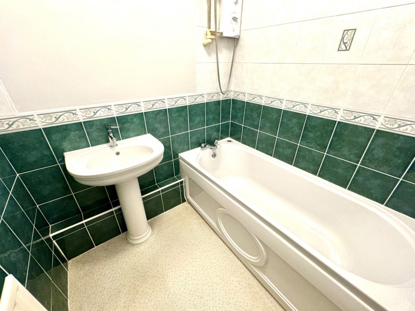 Images for Saxton, Main Street, LS24