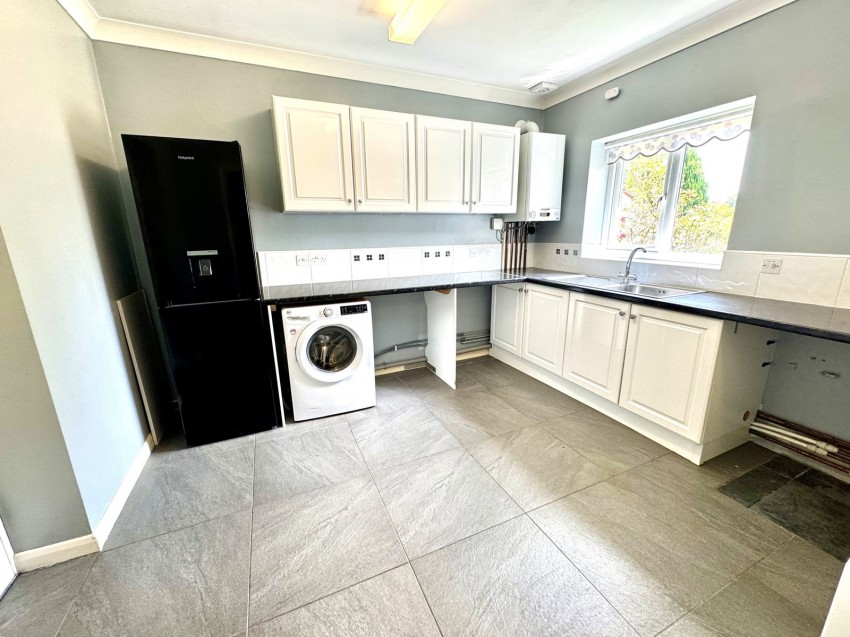 Images for Saxton, Main Street, LS24