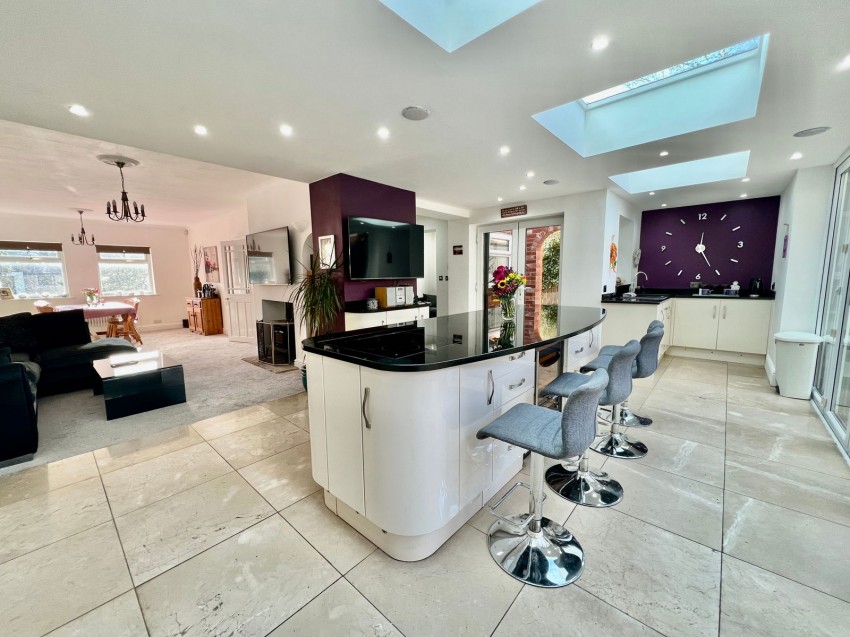 Images for Bardsey, Mill Lane, LS17