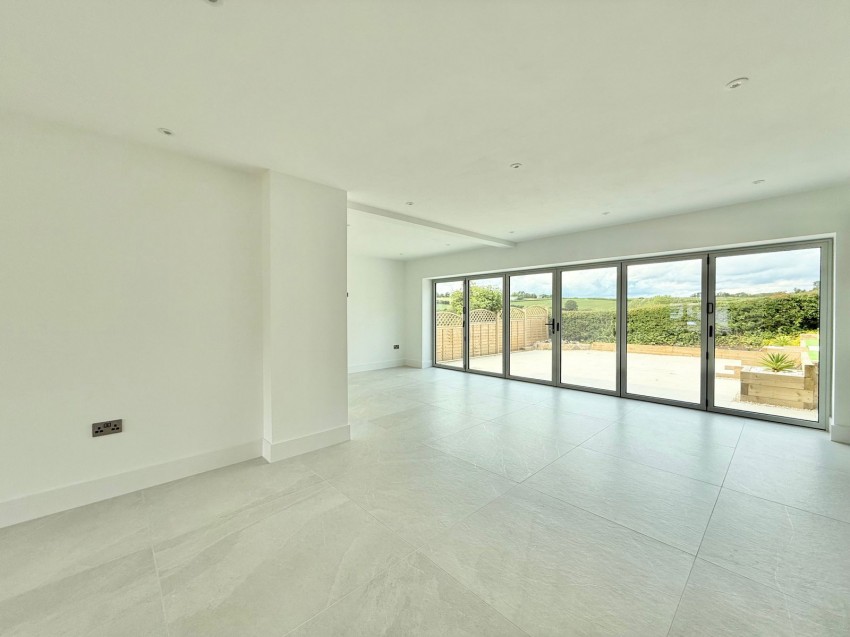 Images for Bardsey, Congreve Way, LS17