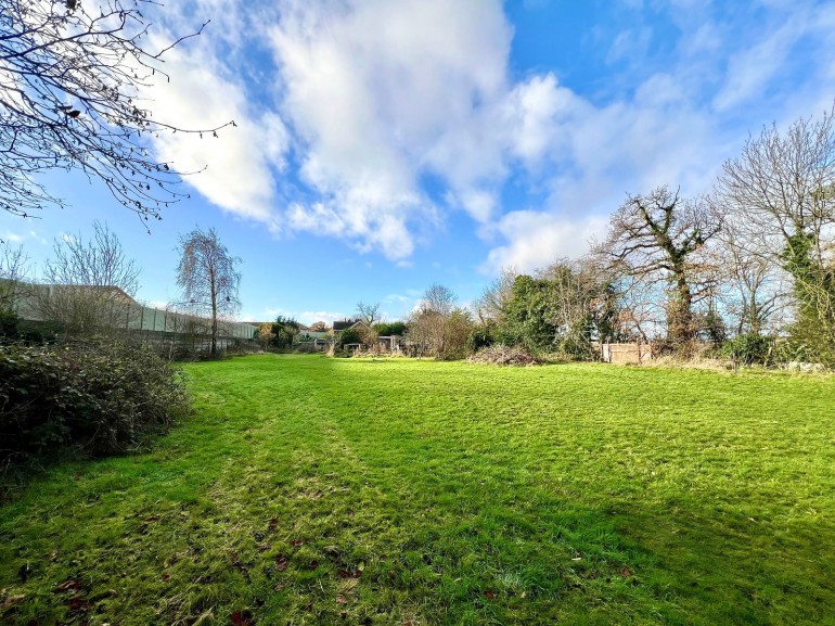 Wetherby, Carr Lane, LS22