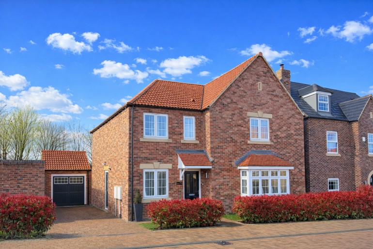 Wetherby ~ Ezart Avenue, LS22  